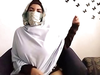 Real Arab In Hijab Mother Praying And Then Masturbating Her Muslim Honeypot While Husband Away To Squirting Orgasm